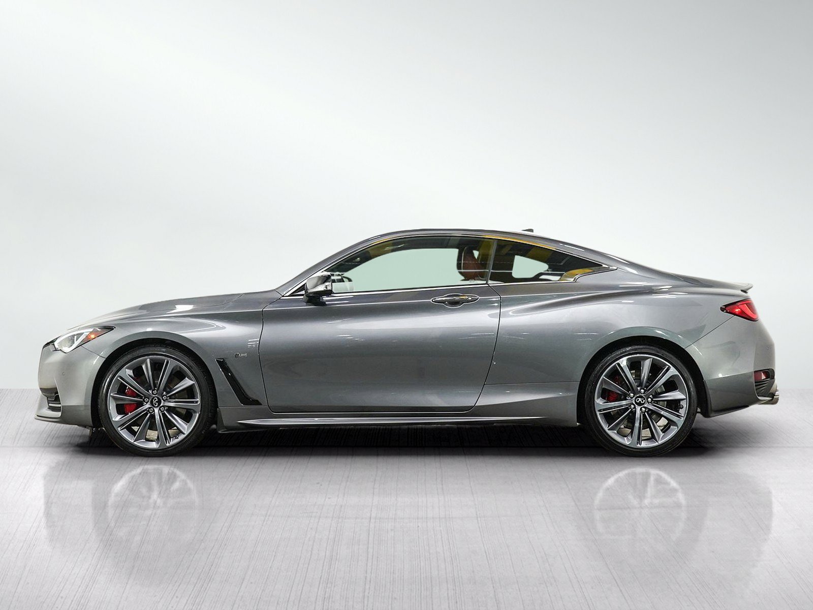 Used 2022 INFINITI Q60 Red Sport 400 AWD/4WD image 2