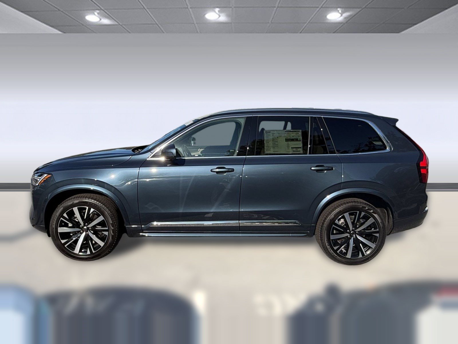 New 2027 Volvo XC60 B5 Core AWD/4WD image 2