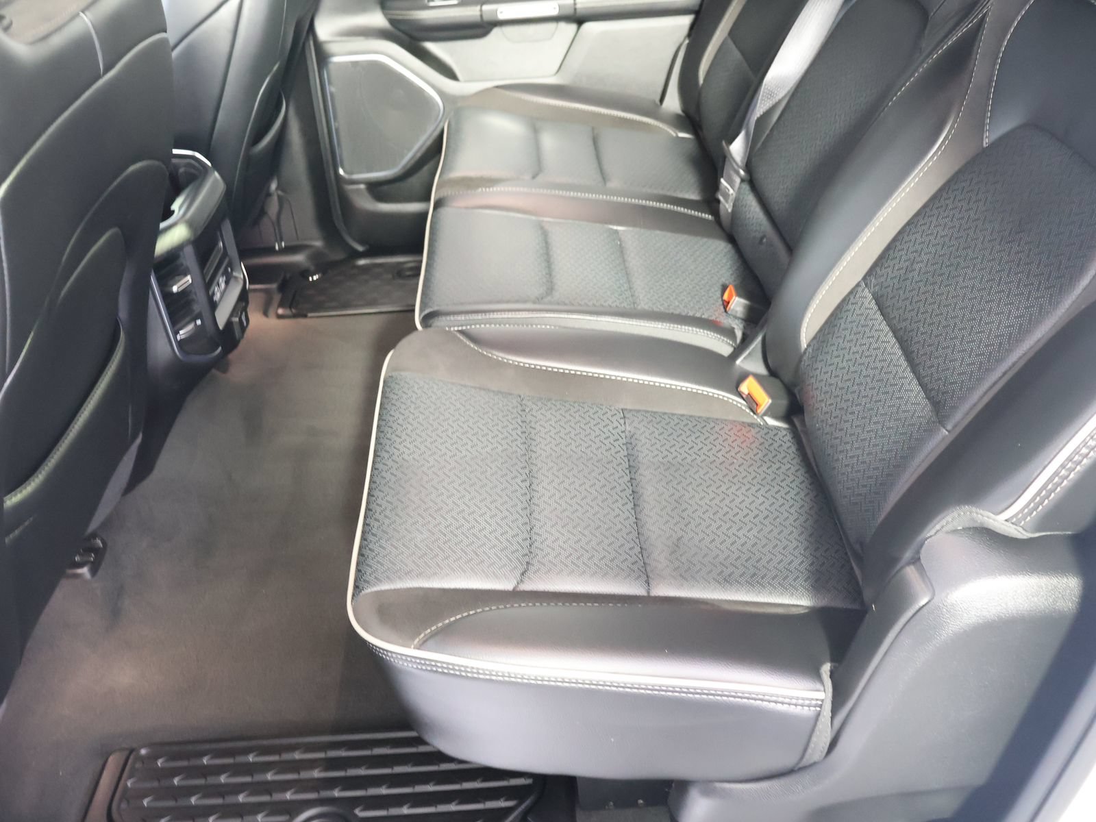 Used 2024 RAM 1500 Laramie AWD/4WD image 43