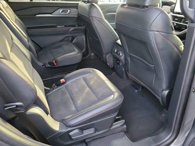 Used 2025 Ford Explorer ST image 16