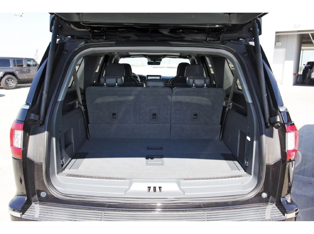 Used 2021 Lincoln Navigator L Reserve w/ Luxury Package AWD/4WD image 28