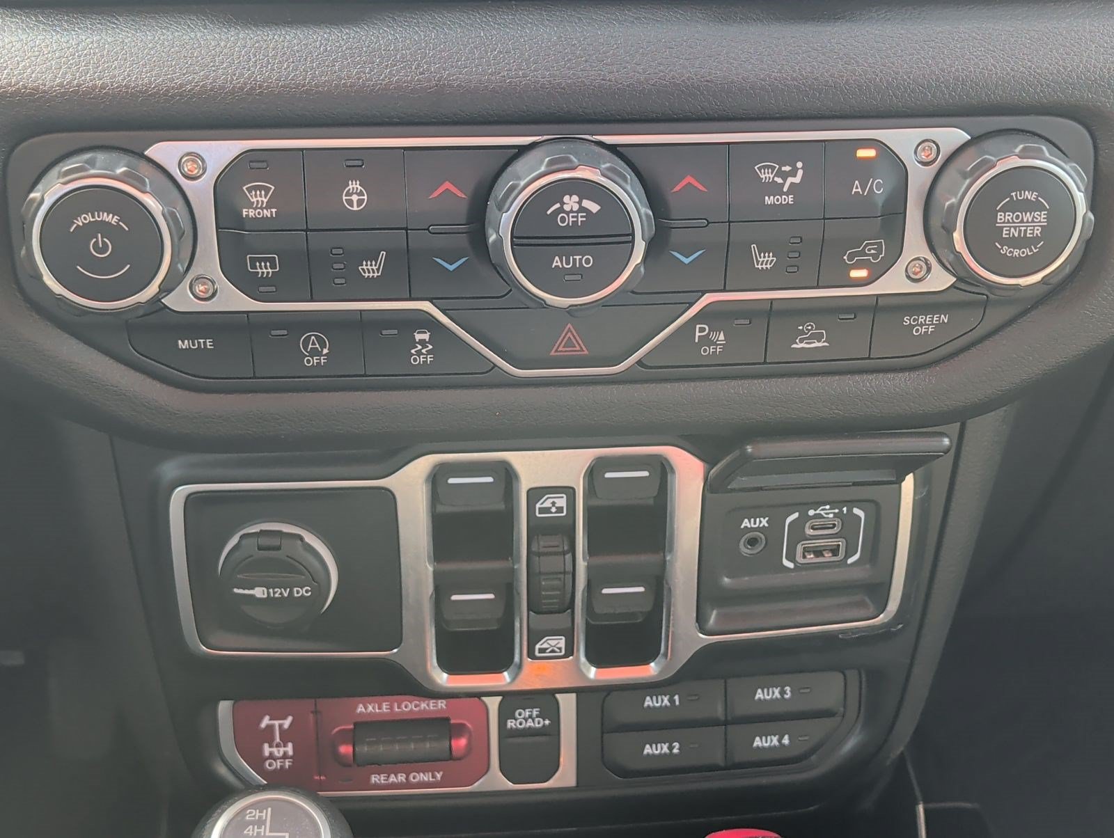 Used 2024 Jeep Gladiator Sport AWD/4WD image 20