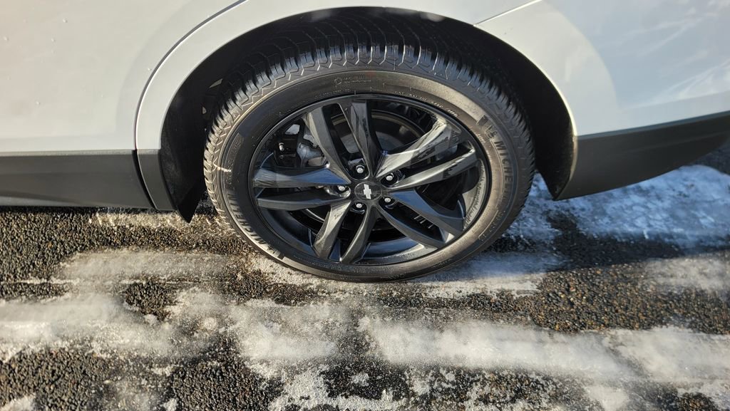 Used 2020 Chevrolet Equinox LT w/ Sport Edition image 8