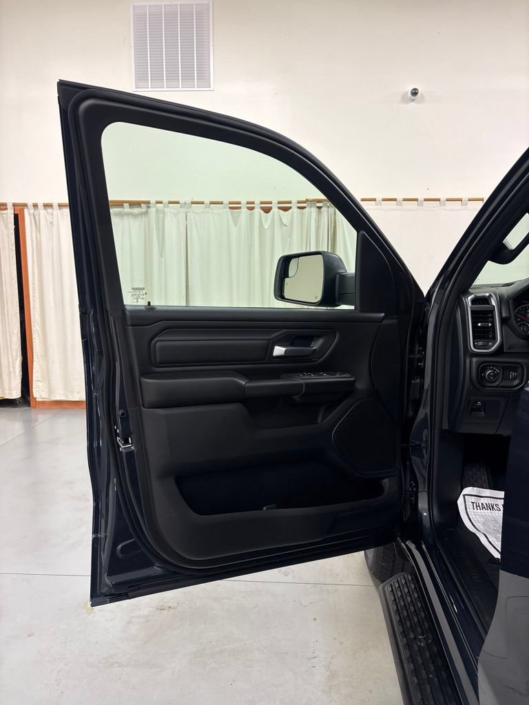 New 2026 RAM 1500 Express AWD/4WD image 17
