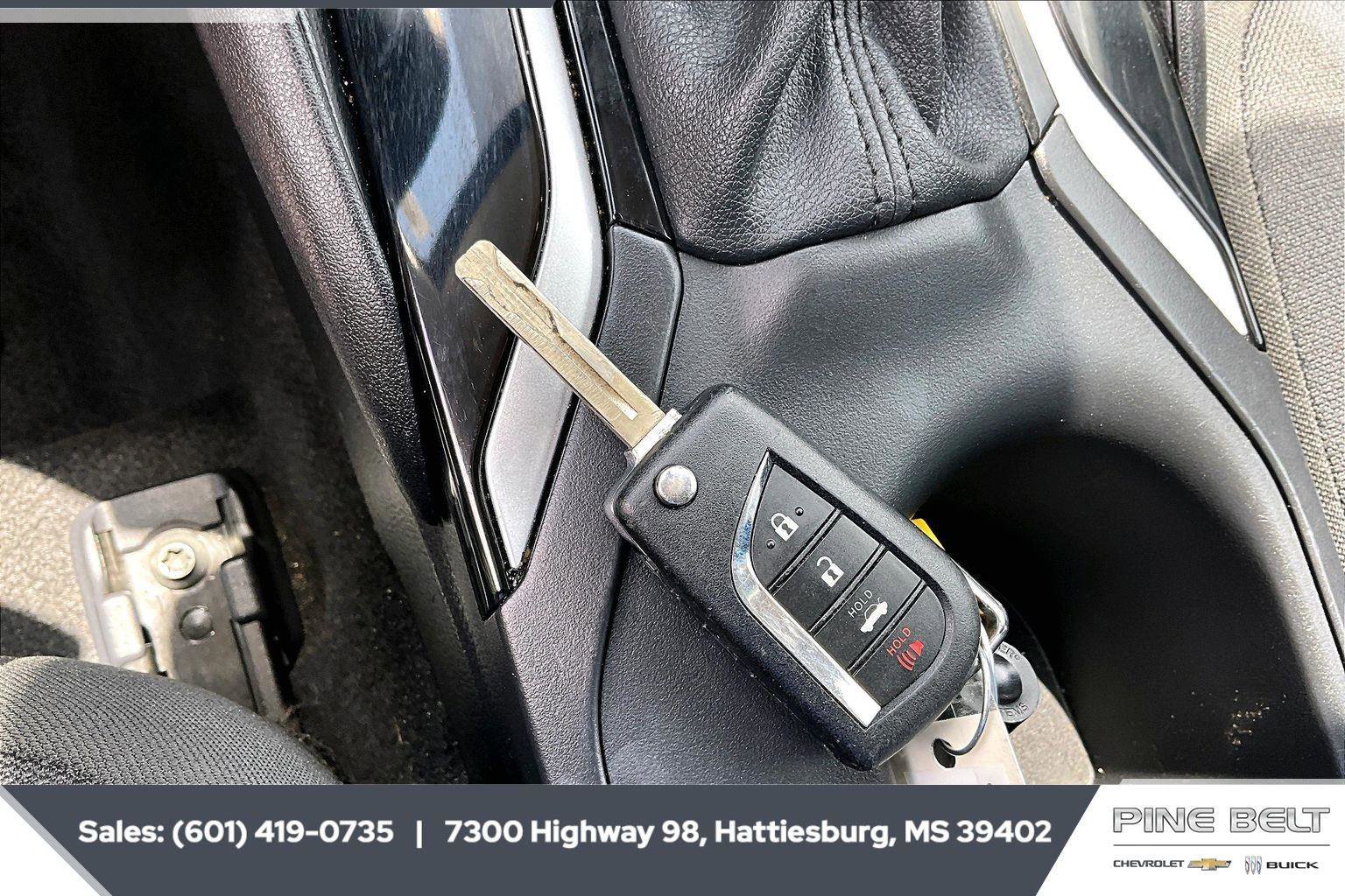 Used 2024 Toyota Corolla LE FWD image 9