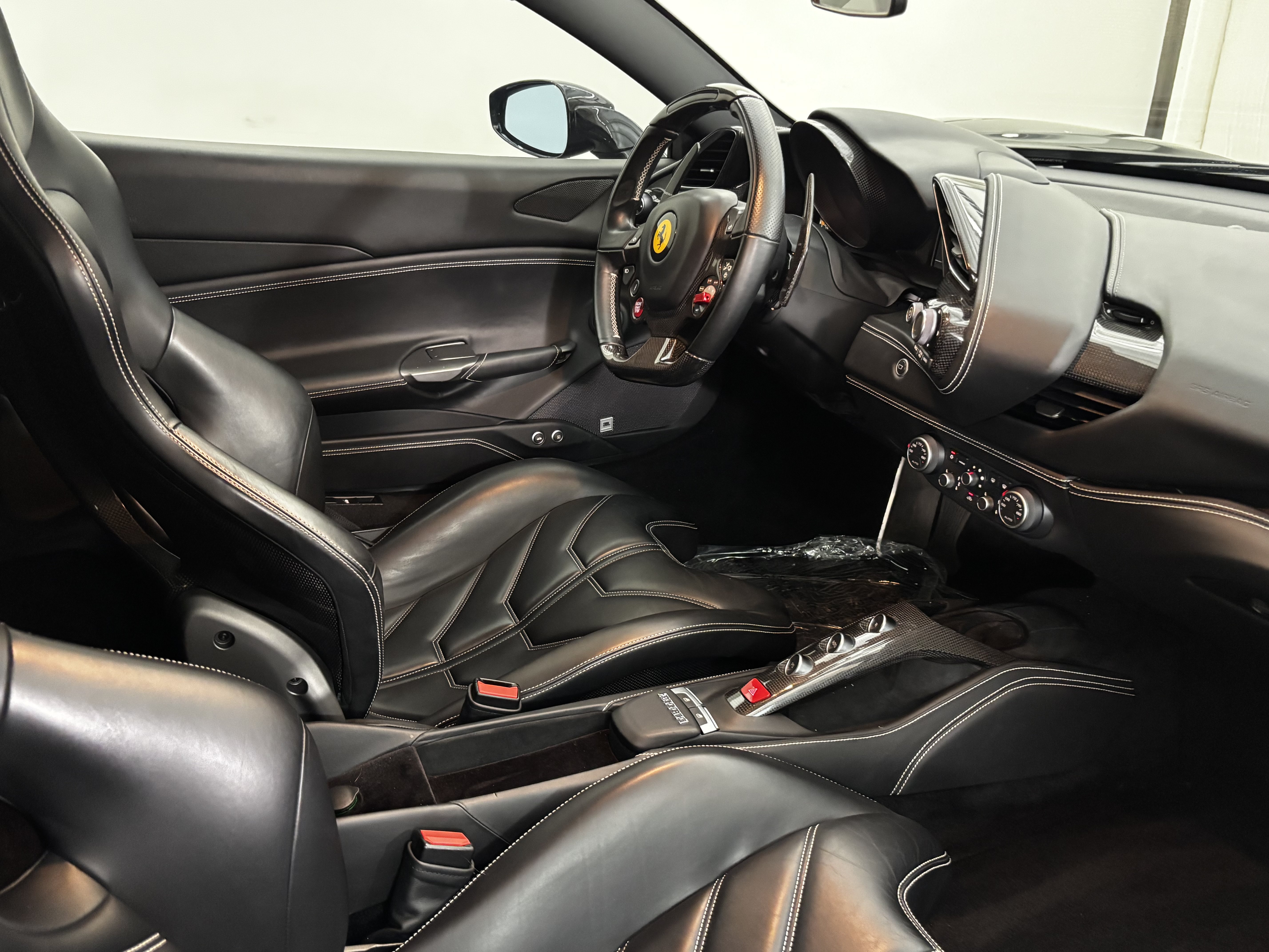 Used 2016 Ferrari 488 GTB RWD image 18