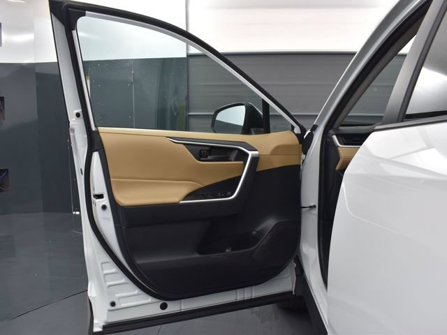 Used 2022 Toyota RAV4 LE FWD image 10