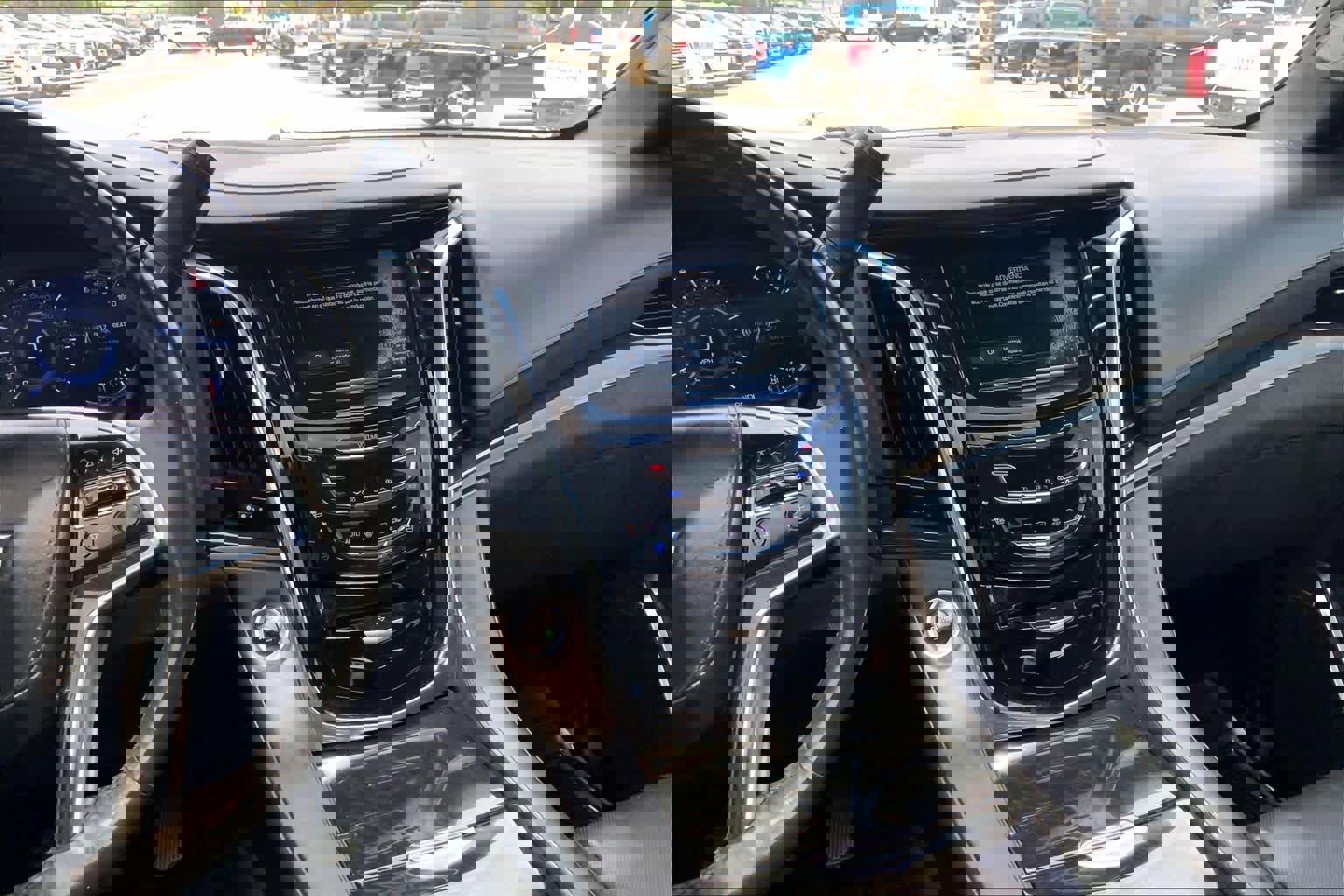 Used 2017 Cadillac Escalade Platinum image 7