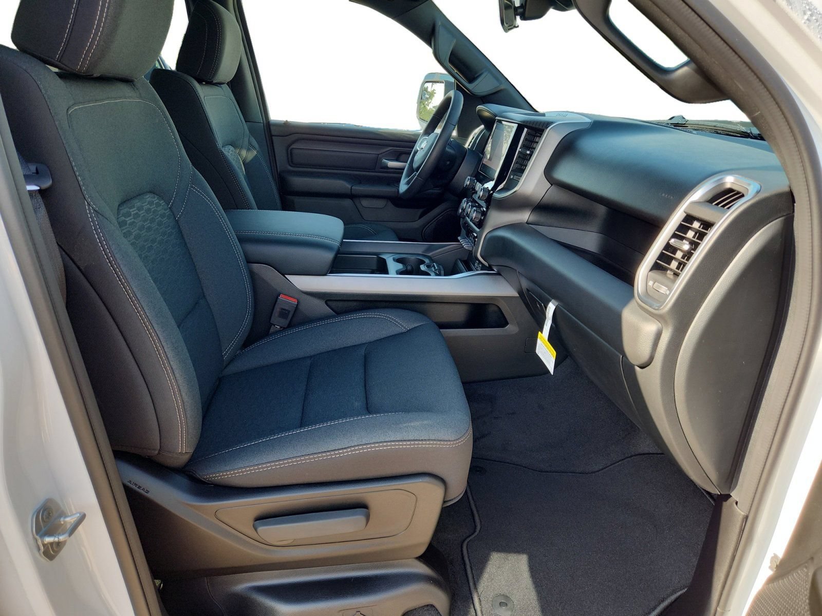 New 2026 RAM 1500 Express AWD/4WD image 24
