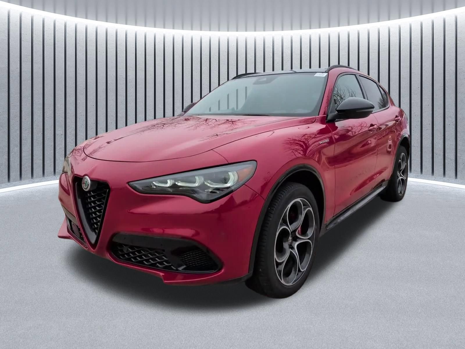 Used 2024 Alfa Romeo Stelvio Veloce image 15