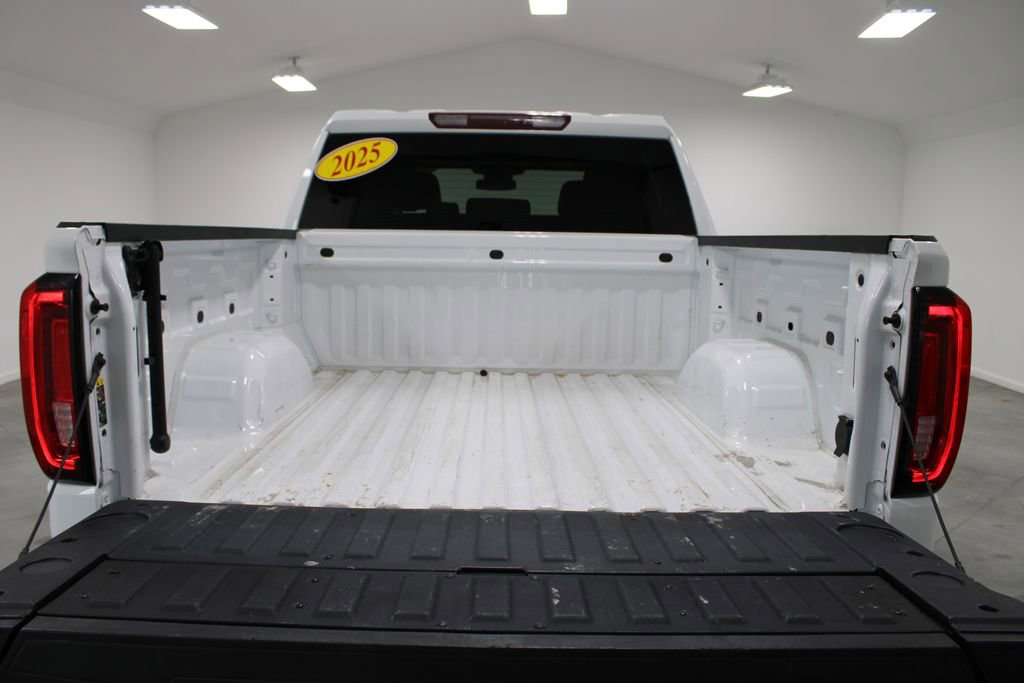 Used 2025 GMC Sierra 1500 SLT AWD/4WD image 16
