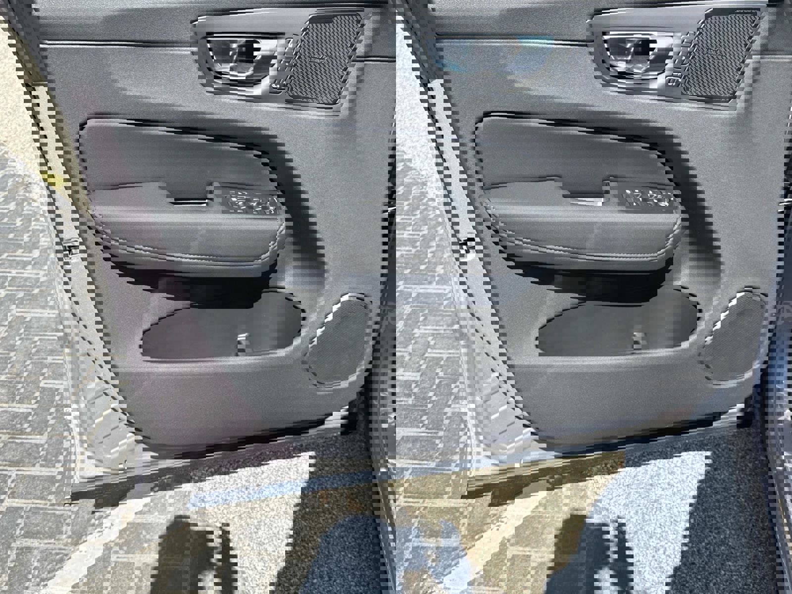 New 2026 Volvo XC60 B5 Plus w/ Climate Package image 18