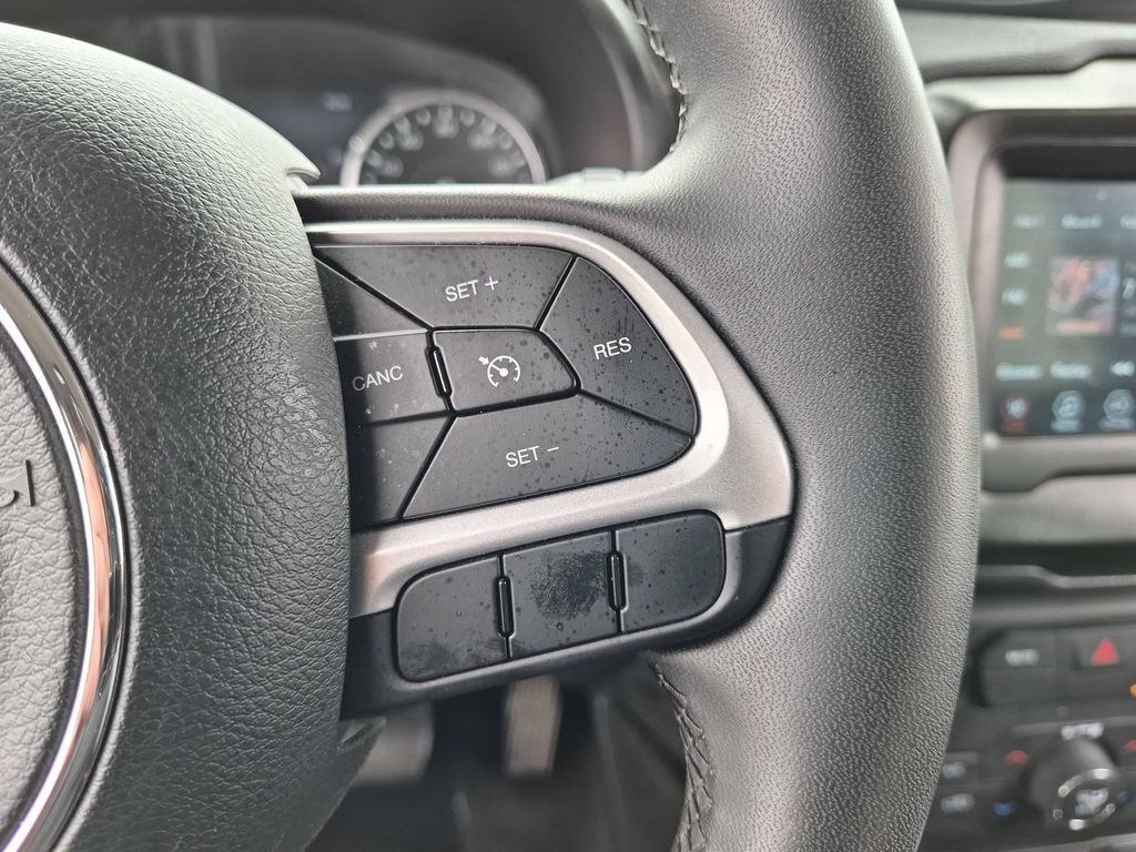 Used 2021 Jeep Renegade Latitude AWD/4WD image 24