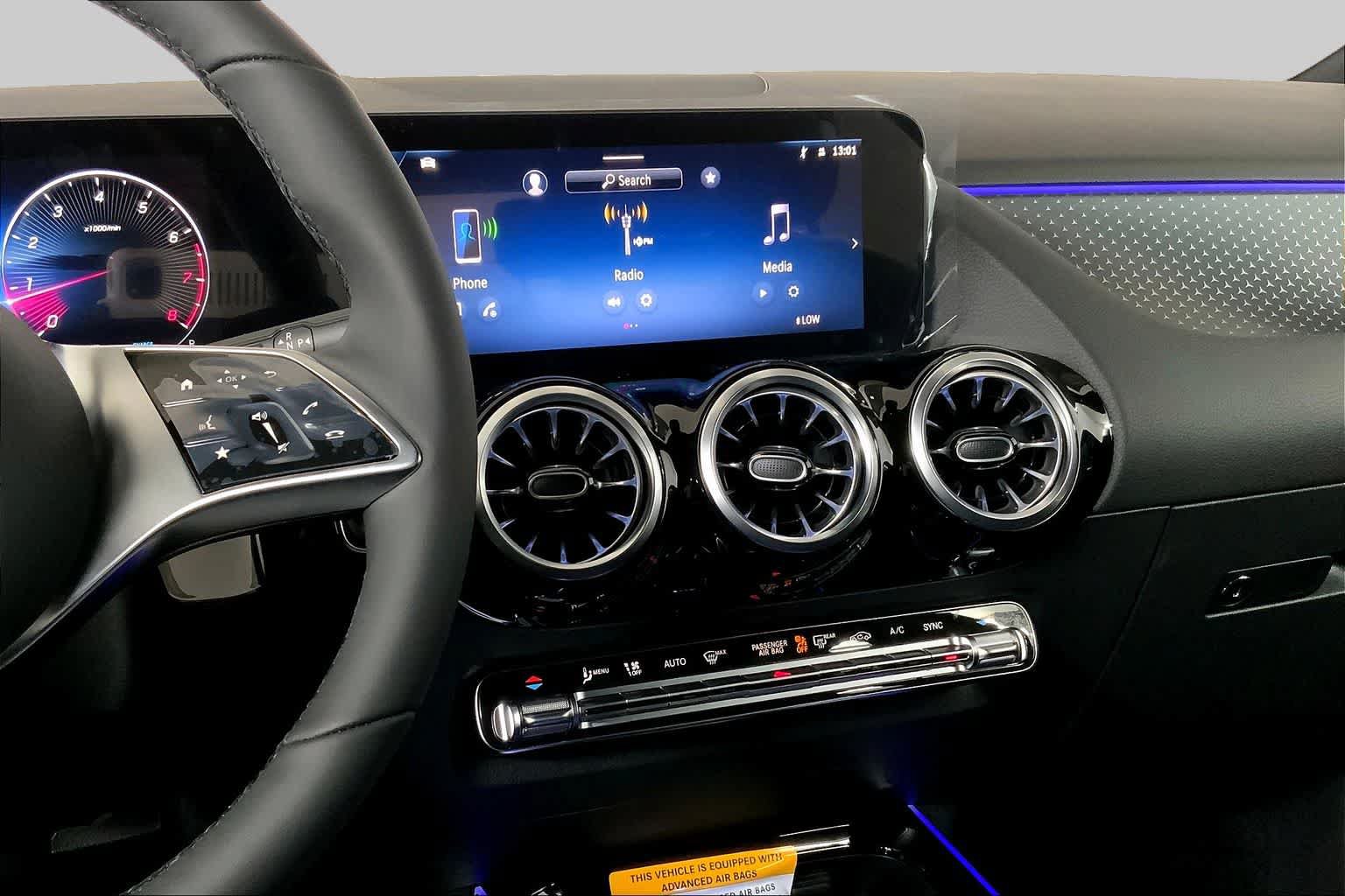New 2025 Mercedes-Benz GLA 250 4MATIC image 9