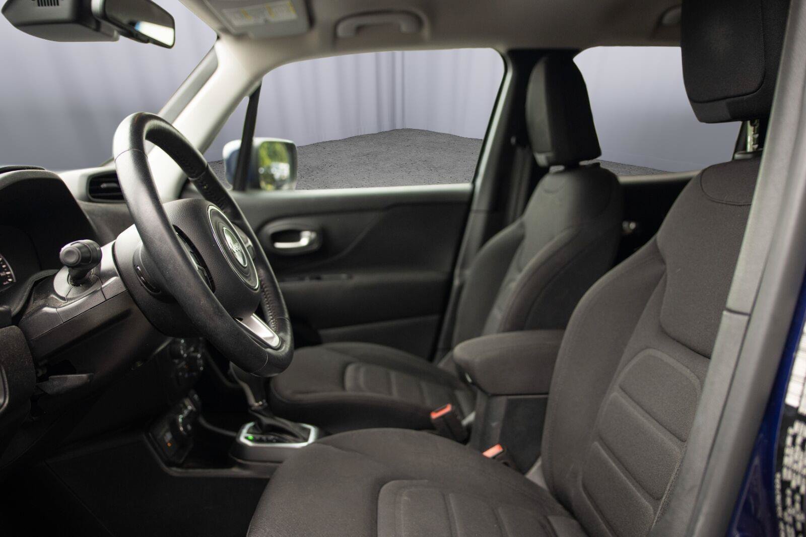 Used 2019 Jeep Renegade Latitude w/ Safety & Security Group II AWD/4WD image 2