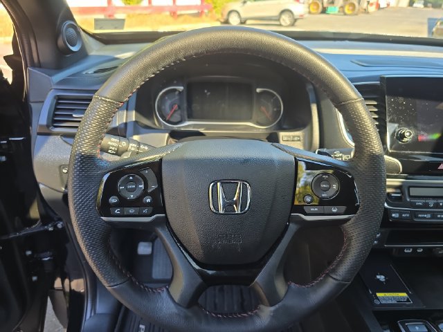 Used 2024 Honda Passport Black Edition image 15
