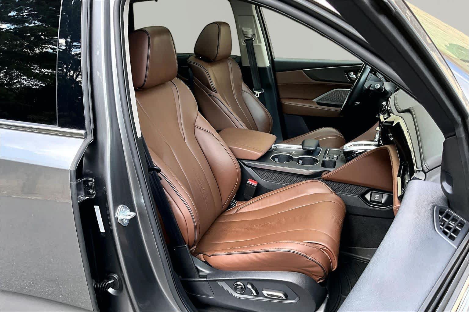 Used 2023 Acura MDX SH-AWD w/ Advance Package image 9