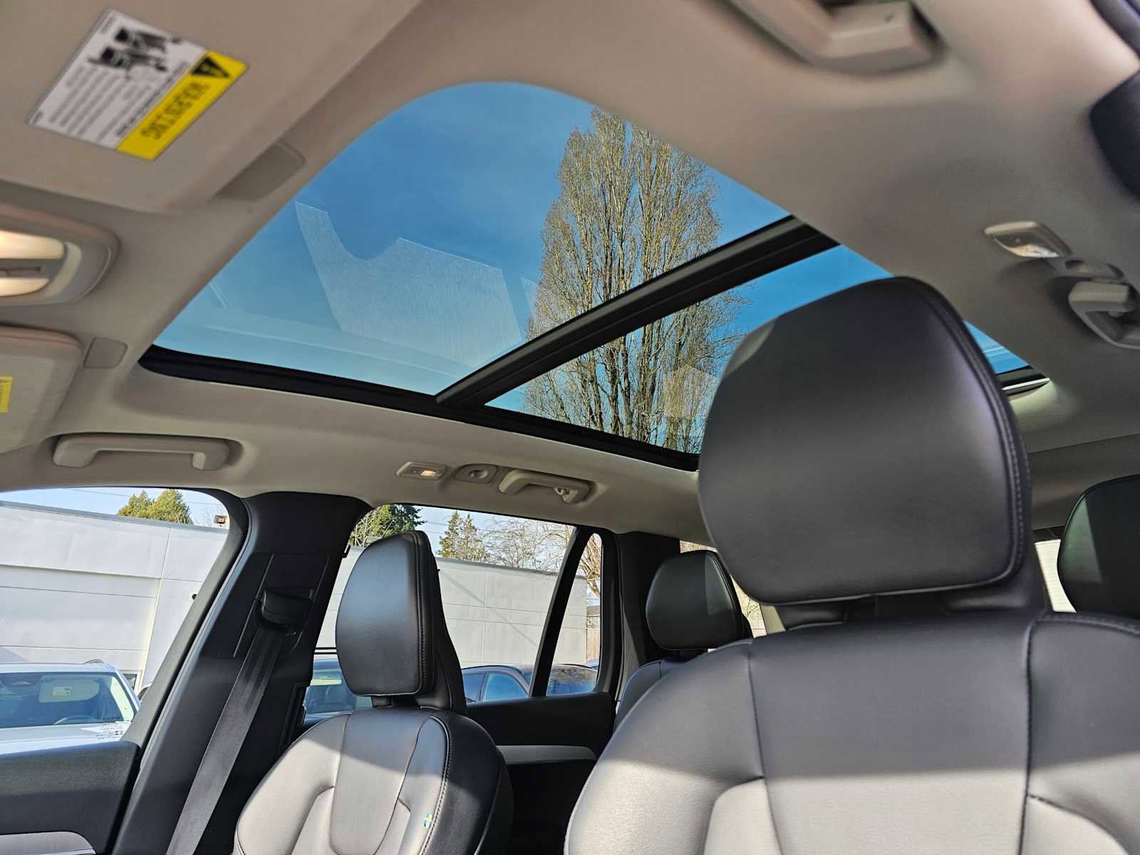 Certified 2025 Volvo XC90 B5 Core AWD/4WD image 23