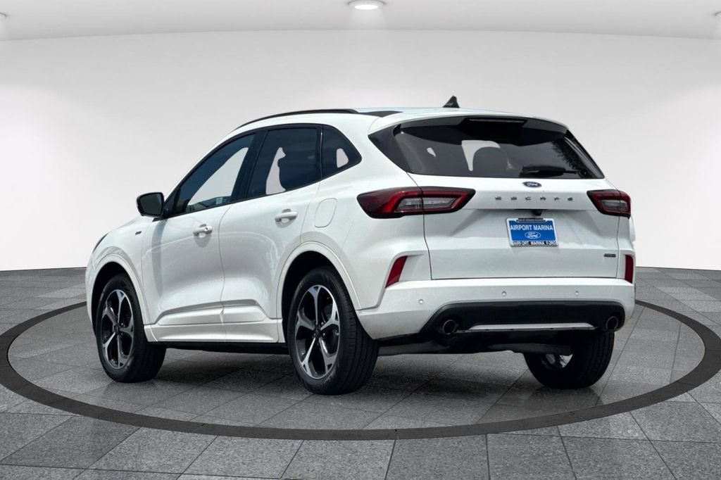 Certified 2023 Ford Escape ST-Line Elite AWD/4WD image 9