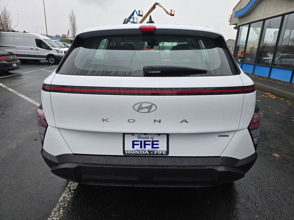 Used 2024 Hyundai Kona SE image 4