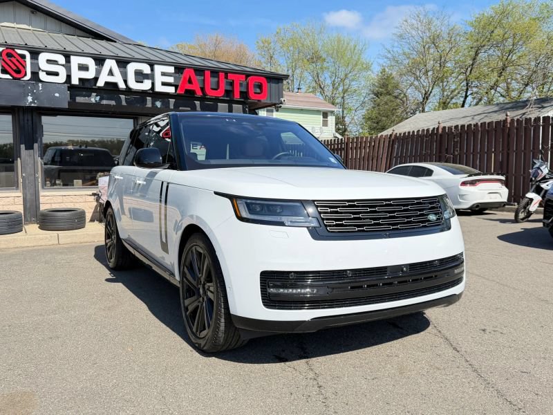Used 2023 Land Rover Range Rover SE AWD/4WD image 4