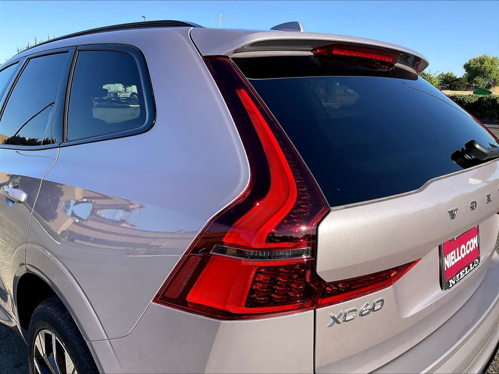 New 2026 Volvo XC60 T8 Plus w/ Climate Package PRO AWD/4WD image 25