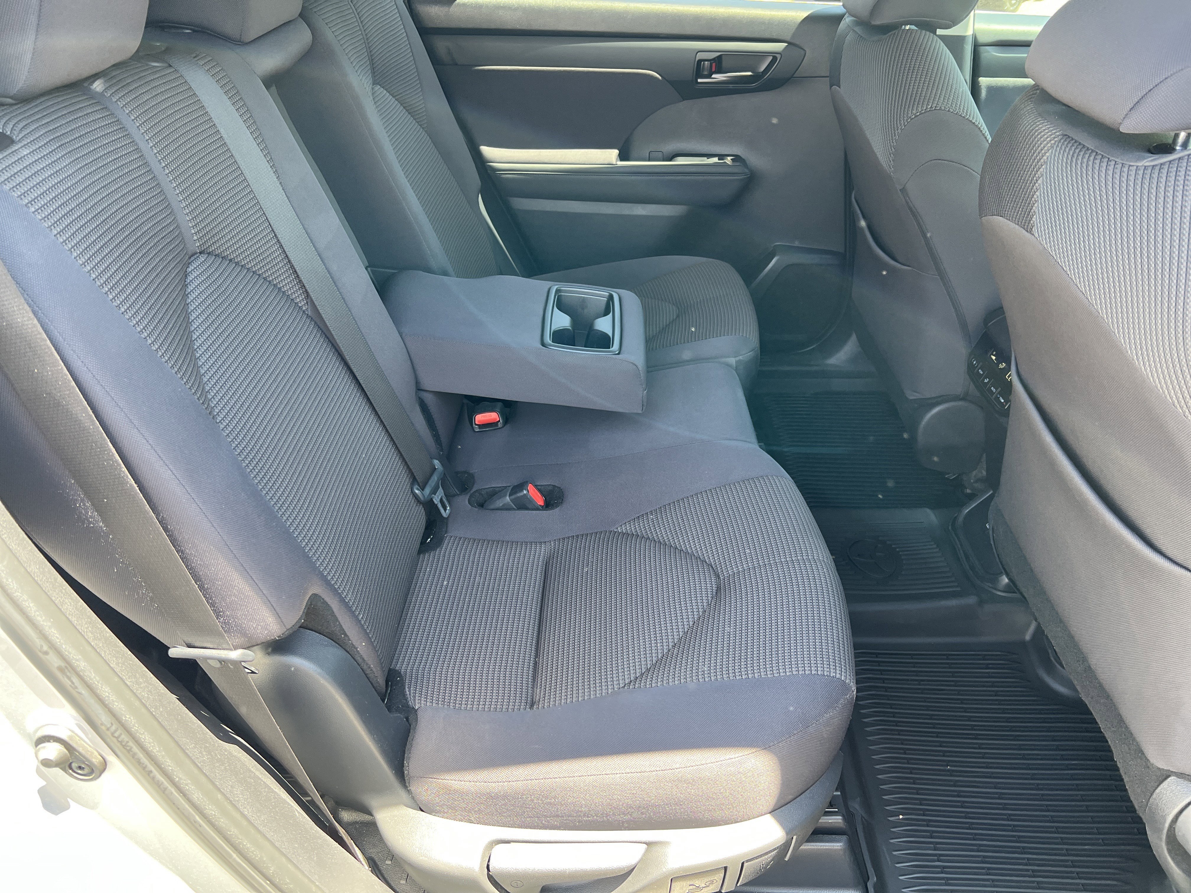 Certified 2024 Toyota Highlander LE AWD/4WD image 29