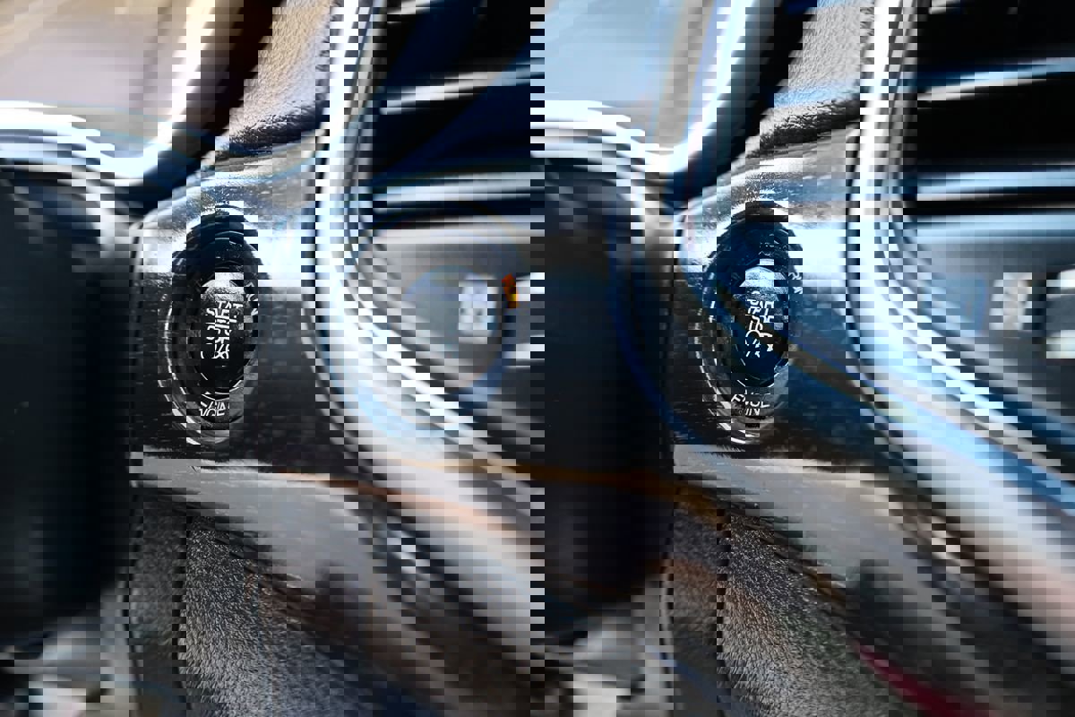 Used 2015 Jeep Grand Cherokee Altitude image 26