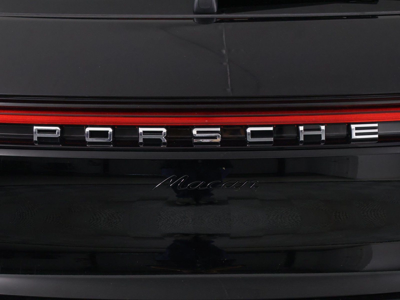 New 2026 Porsche Macan AWD/4WD image 22