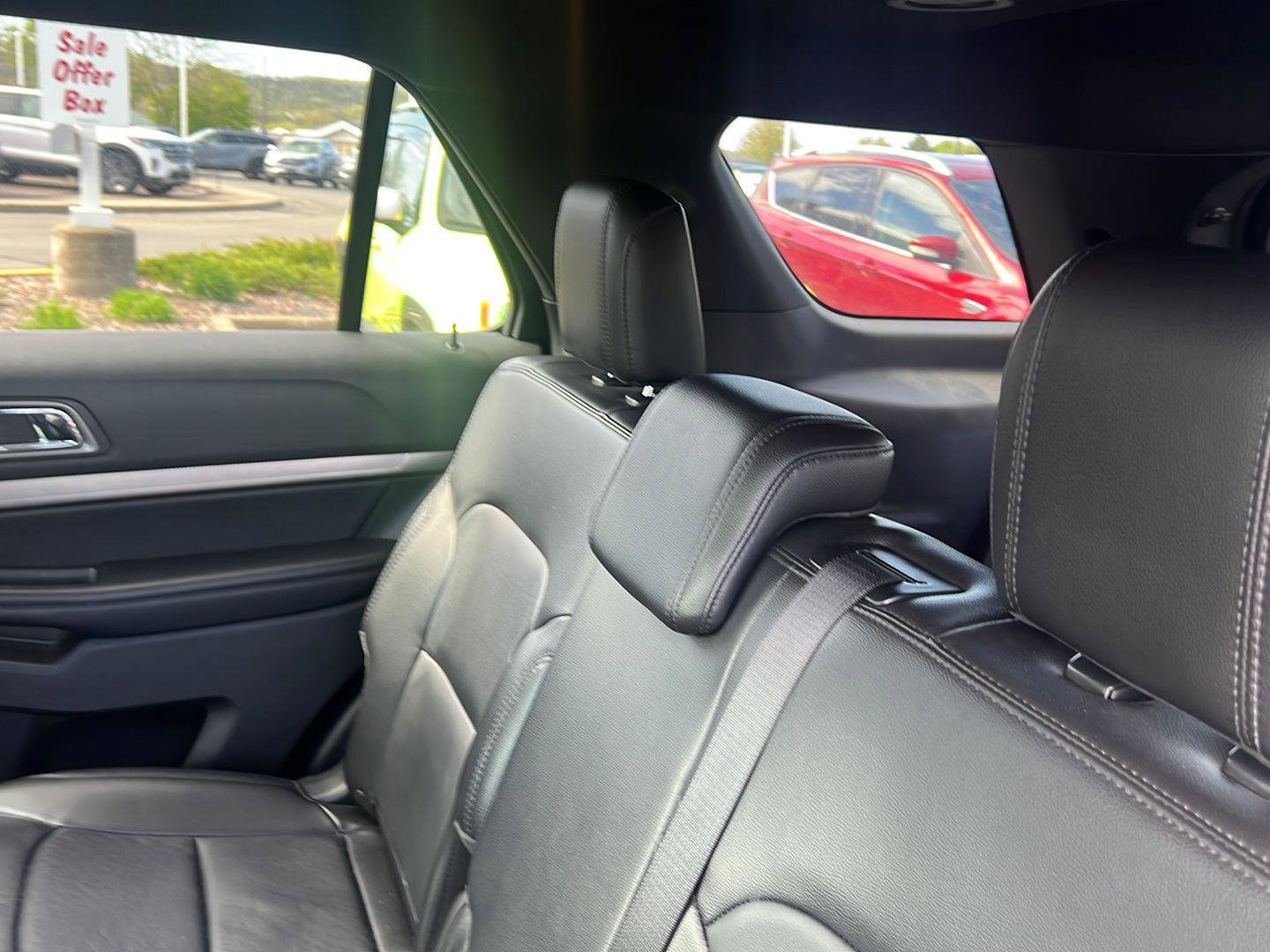 Used 2018 Ford Explorer XLT w/ Equipment Group 202A AWD/4WD image 16