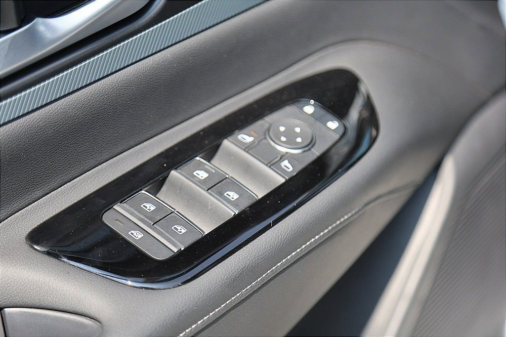 New 2025 Nissan Murano SL image 16