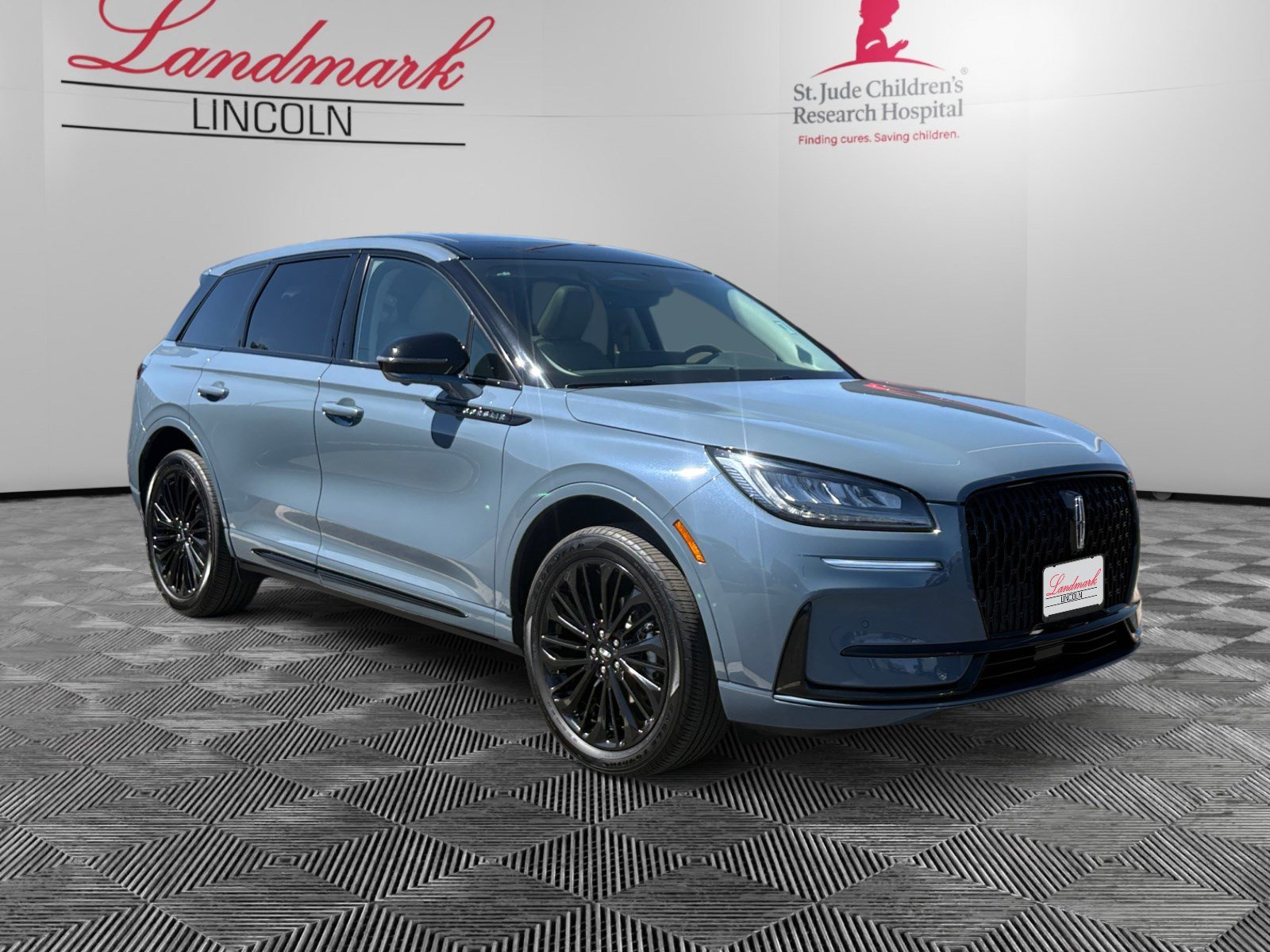 Used 2023 Lincoln Corsair AWD w/ Equipment Group 101A image 7