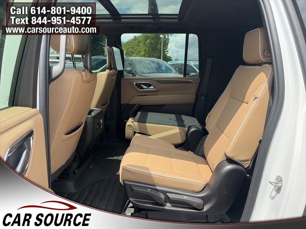 Used 2023 Chevrolet Suburban Premier AWD/4WD image 28