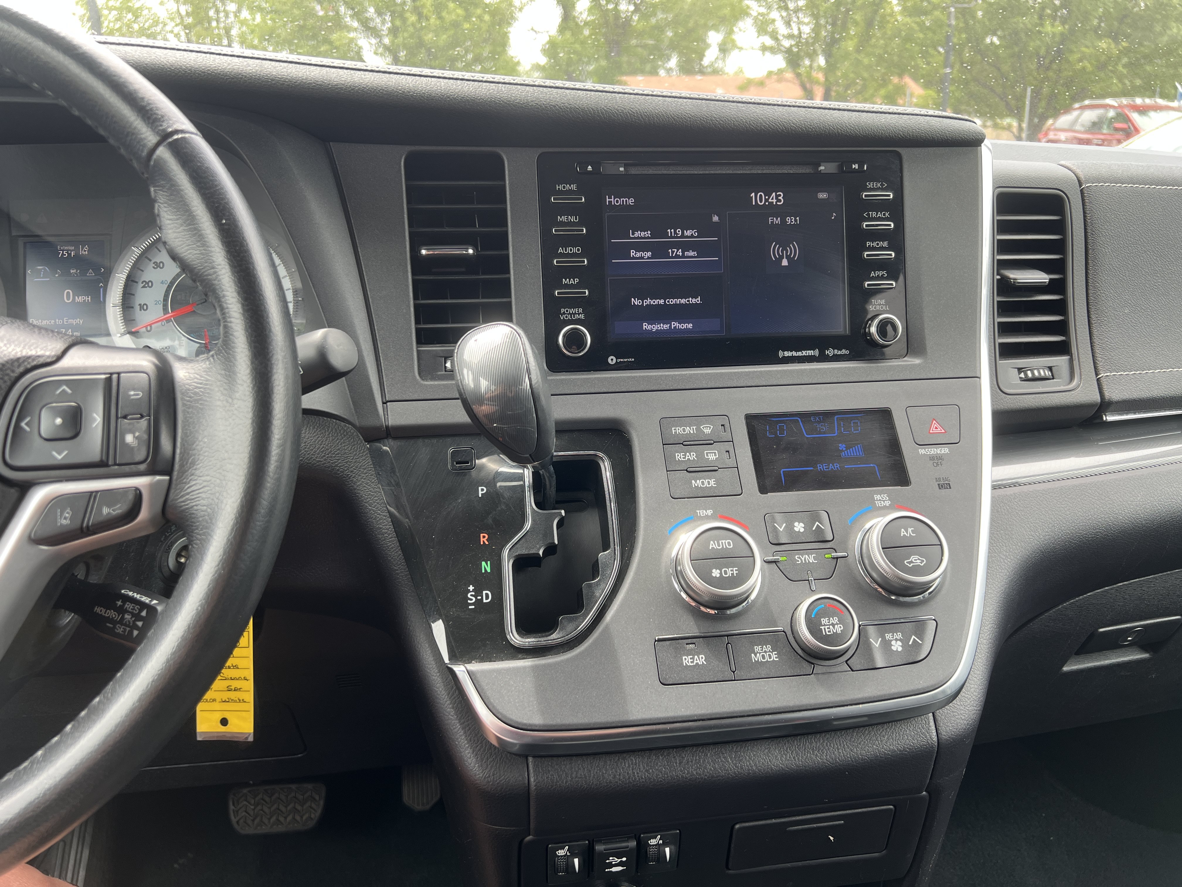 Used 2019 Toyota Sienna SE w/ Carpet Mat Package FWD image 20