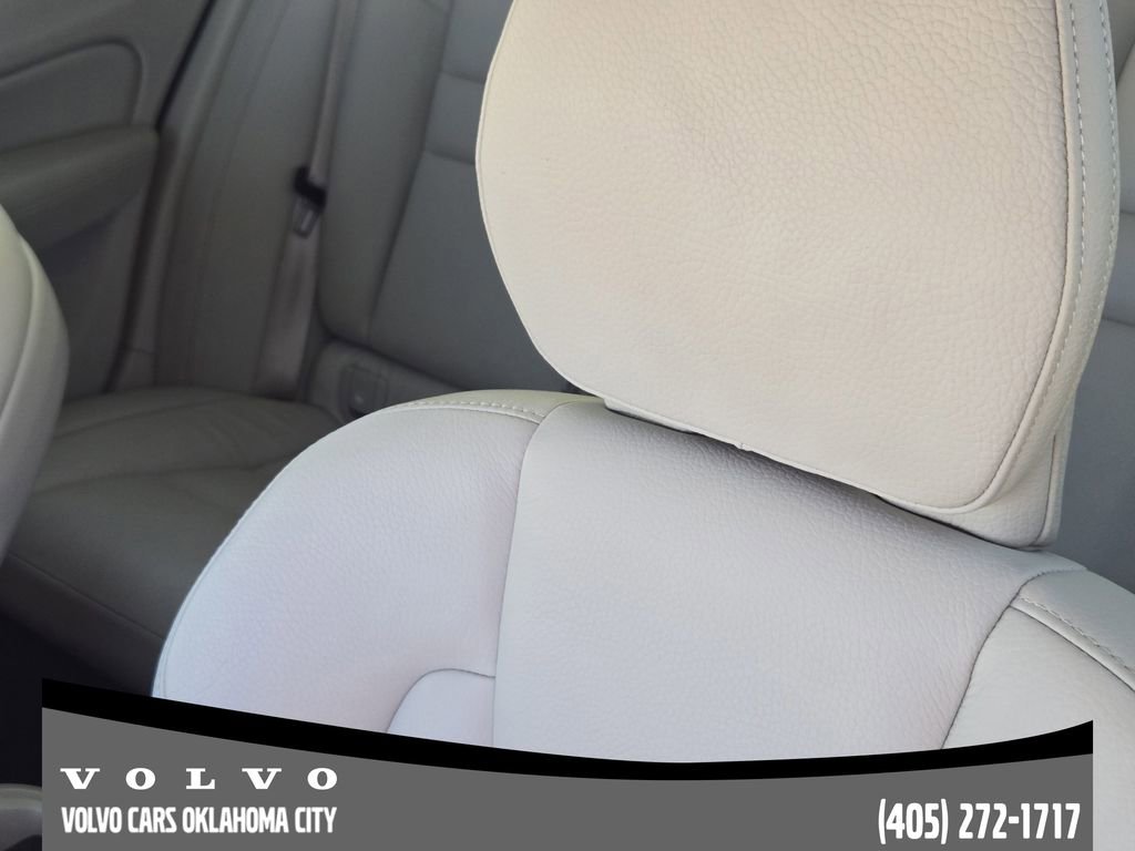 Certified 2024 Volvo V60 B5 Cross Country Plus w/ Protection Package Premier image 14