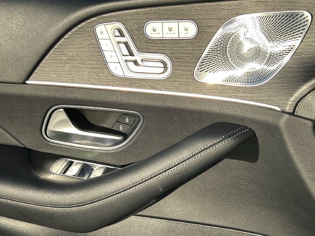 Used 2024 Mercedes-Benz GLS 450 4MATIC image 24