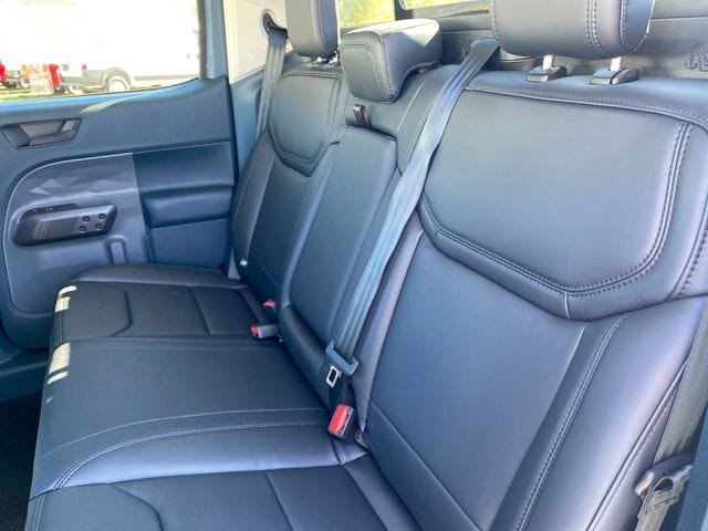 New 2025 Ford Maverick Lariat w/ Black Appearance Package image 16