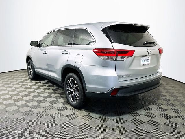 Used 2019 Toyota Highlander LE image 6