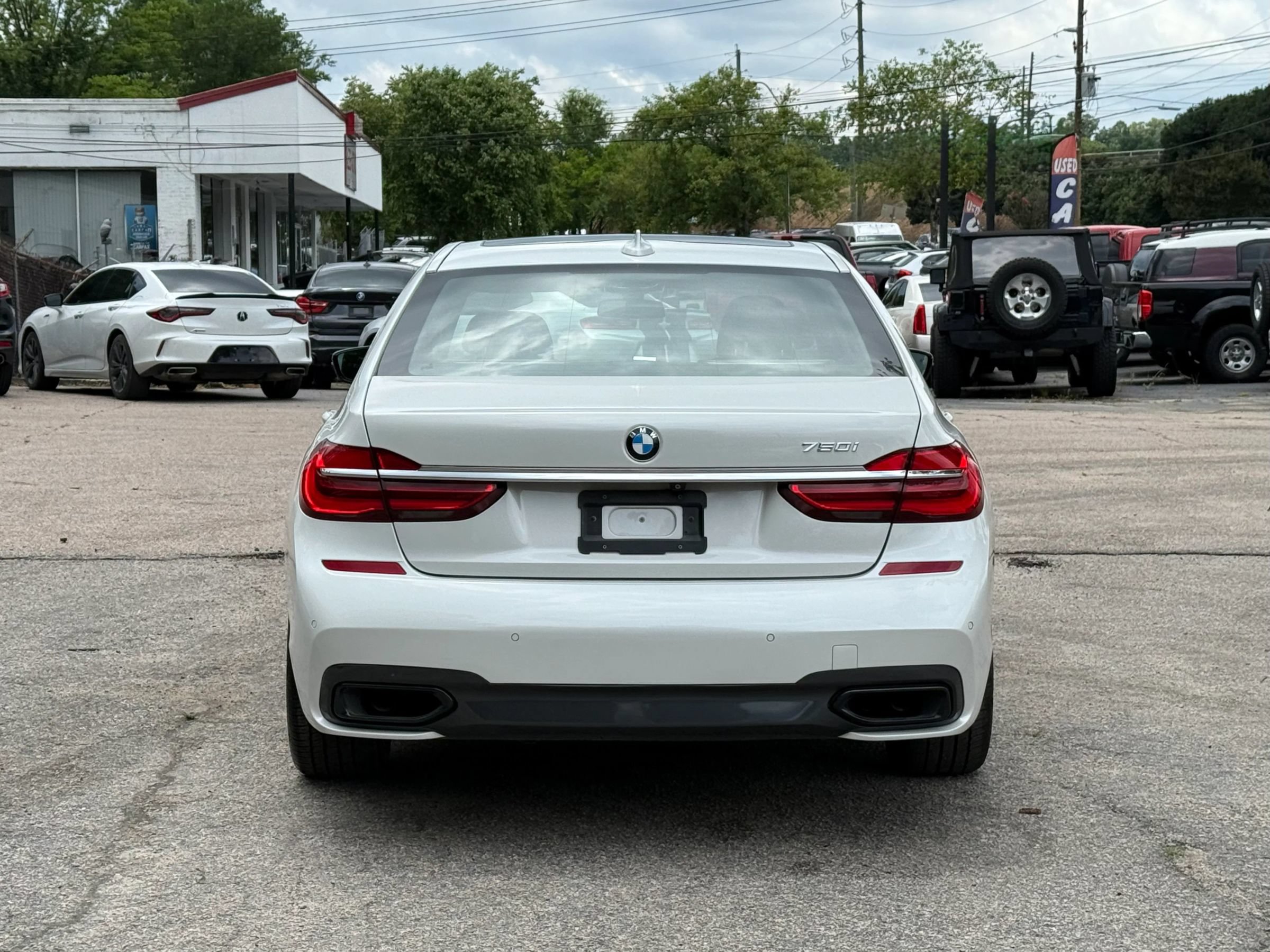 Used 2017 BMW 750i RWD image 6