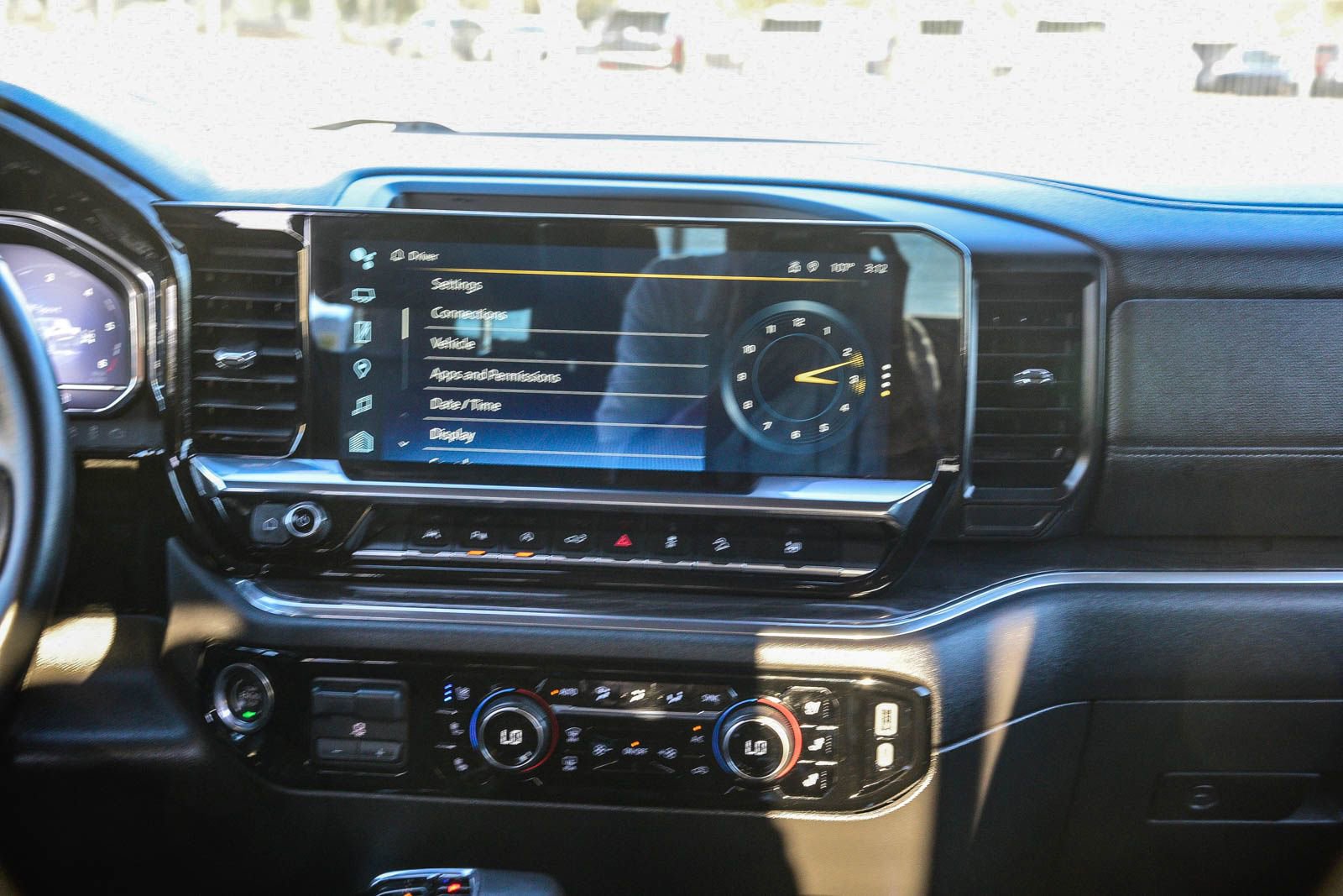 Used 2024 Chevrolet Silverado 1500 LTZ image 18