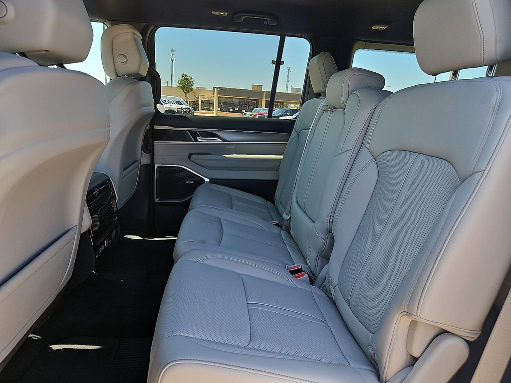 New 2025 Jeep Wagoneer 4WD image 11