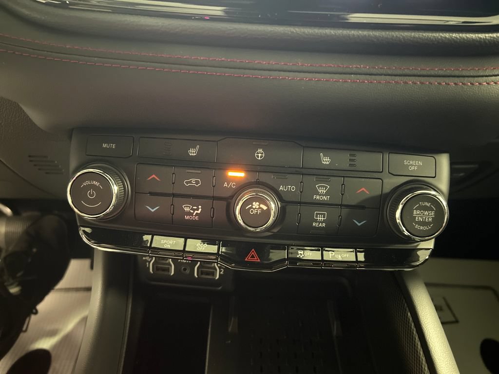 New 2027 Dodge Durango GT w/ Blacktop Package AWD/4WD image 17