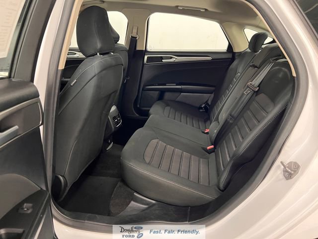 Used 2020 Ford Fusion SE image 26