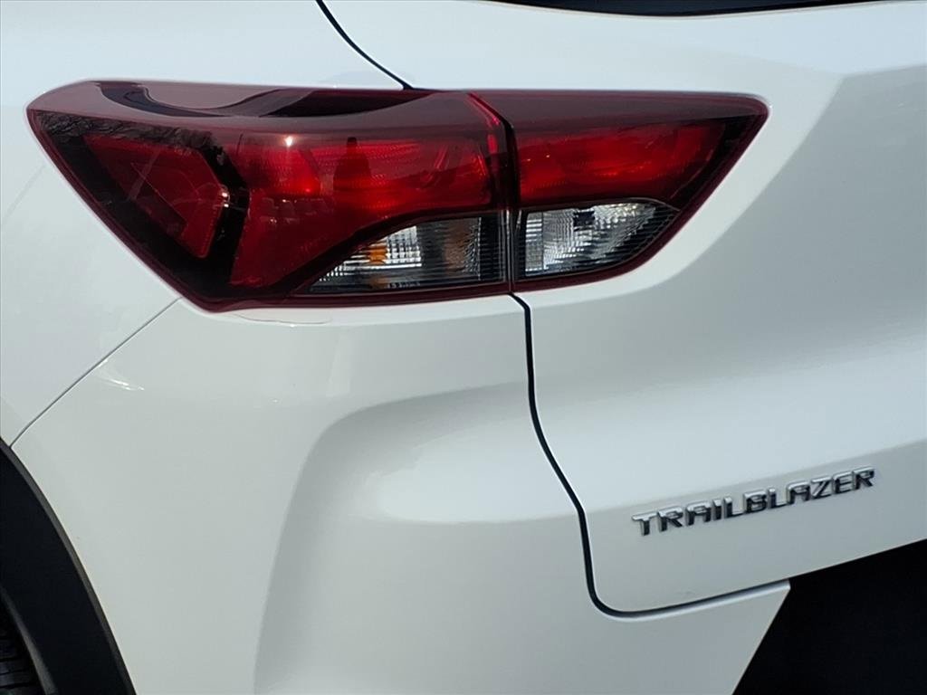 Used 2023 Chevrolet TrailBlazer LT w/ Convenience Package image 9