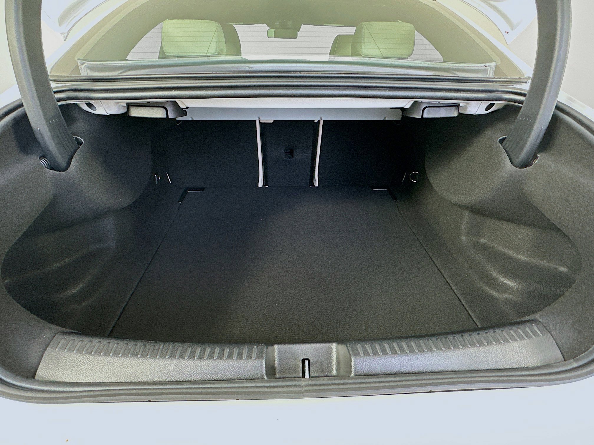 Certified 2025 Mercedes-Benz CLA 250 4MATIC image 33