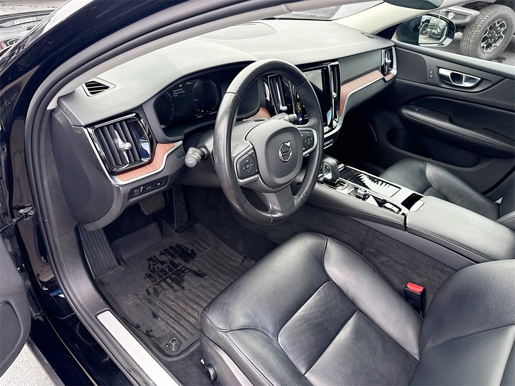 Used 2022 Volvo S60 T8 Inscription image 10