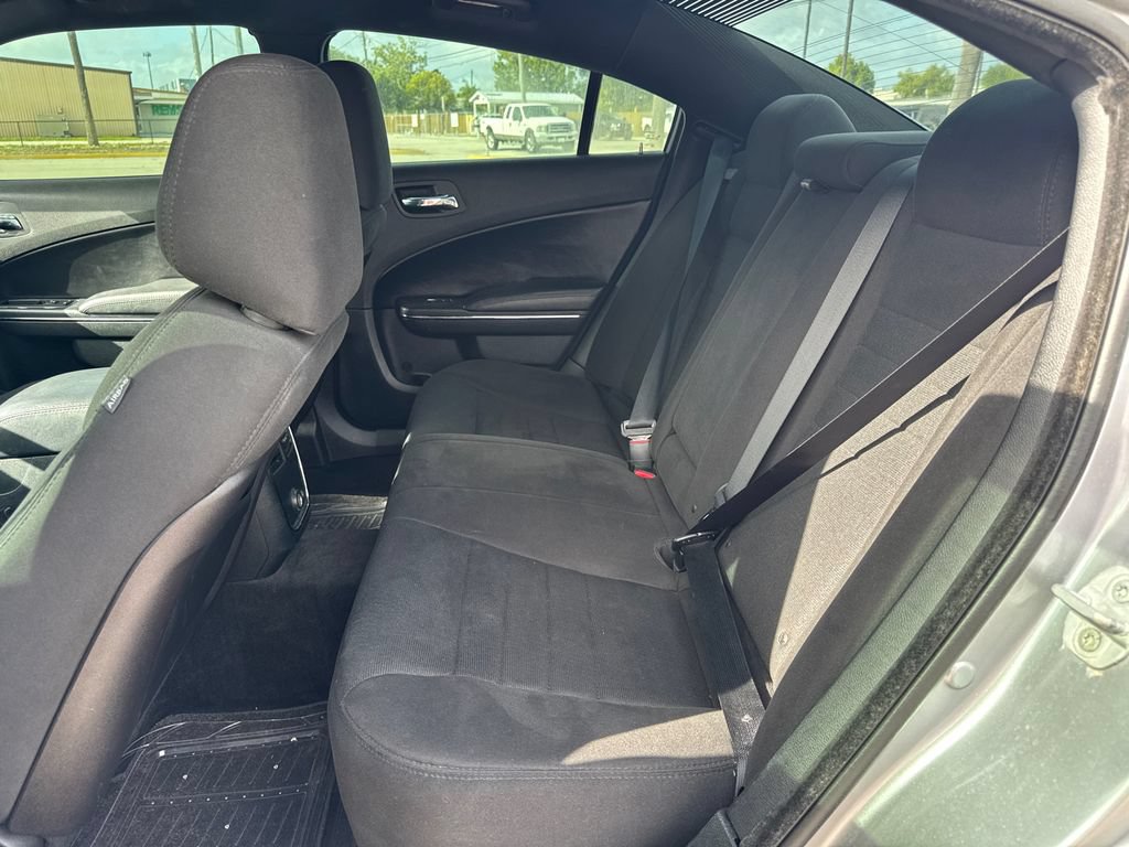 Used 2013 Dodge Charger SE RWD image 13