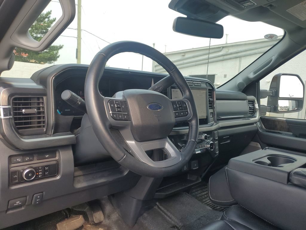 Used 2024 Ford F250 Lariat AWD/4WD image 8