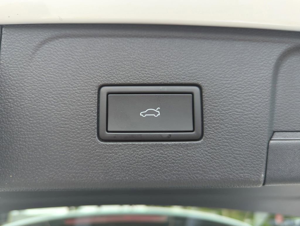 New 2026 Volkswagen Atlas SE FWD image 18