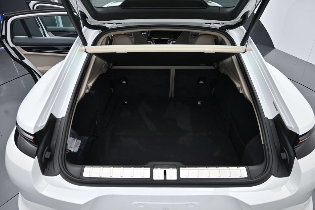 New 2026 Porsche Panamera 4 AWD/4WD image 18